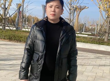 中仁股份集团副董事长兼总经理李贺 贵细药材鉴定专家、捉药师《贵细药材鉴定师》